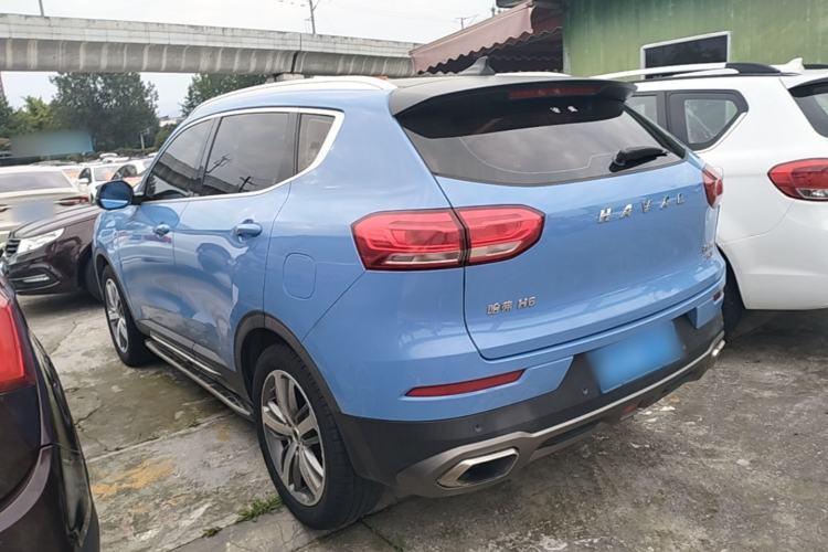 Used Haval H6 2017 Red Label 2.0T Automatic Two-Wheel Drive ZhiShang Model Exterior 2