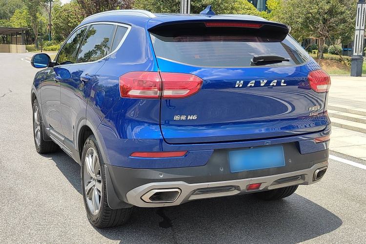 Used Haval H6 2017 Red Label 2.0T Automatic Two-Wheel Drive ZhiShang Model Exterior 5