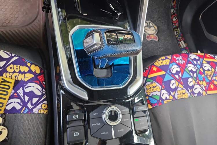 Used Haval H6 2017 Red-Label 1.3T Automatic Two-Wheel Drive ZhiShang Model Gear Lever