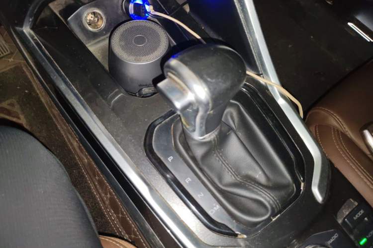 Used Haval H6 2017 Red-Label 1.5T Automatic Two-Wheel Drive Leading Version Gear Lever