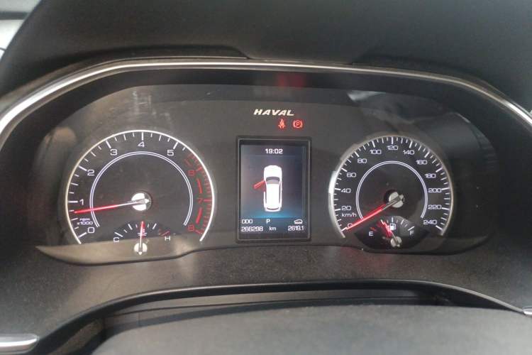 Used Haval H6 2017 Red Label 2.0T Automatic Two-Wheel Drive ZhiShang Model Instrument Cluster