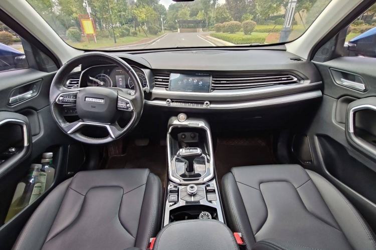 Used Haval H6 2017 Red Label 2.0T Automatic Two-Wheel Drive ZhiShang Model Interior 2