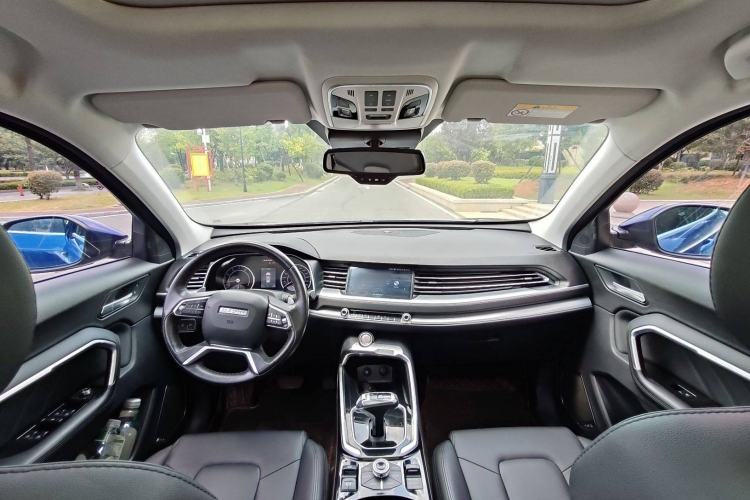 Used Haval H6 2017 Red Label 2.0T Automatic Two-Wheel Drive ZhiShang Model Interior 3