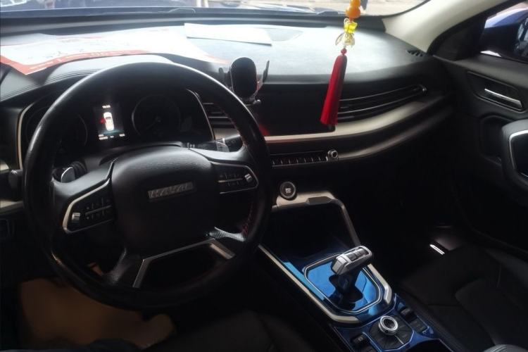Used Haval H6 2017 Red Label 2.0T Automatic Two-Wheel Drive ZhiShang Model Interior 3