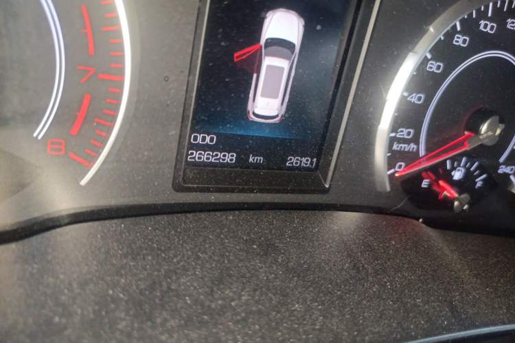 Used Haval H6 2017 Red Label 2.0T Automatic Two-Wheel Drive ZhiShang Model Odometer Close Up