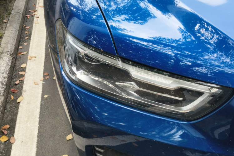 Used Haval H6 2017 Red-Label 1.5T Automatic Two-Wheel Drive Smart Edition Right Front Headlight