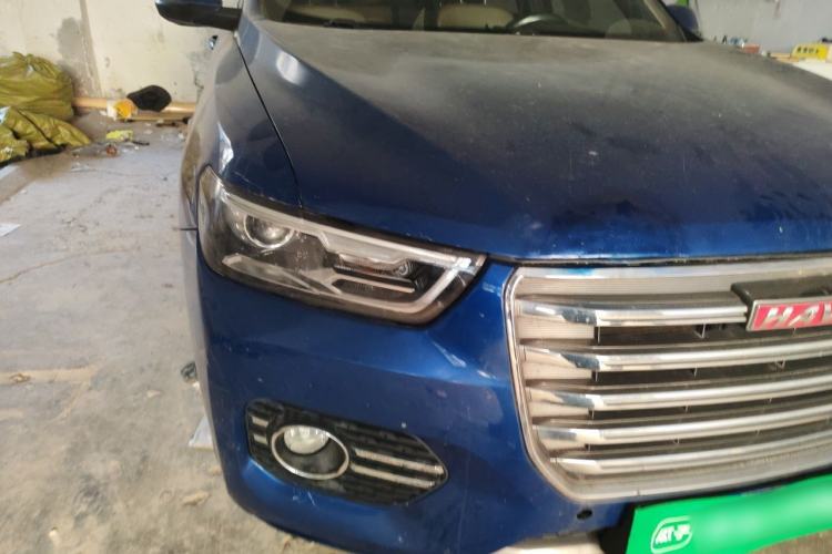 Used Haval H6 2017 Red-Label 1.5T Automatic Two-Wheel Drive Leading Version Right Front Headlight