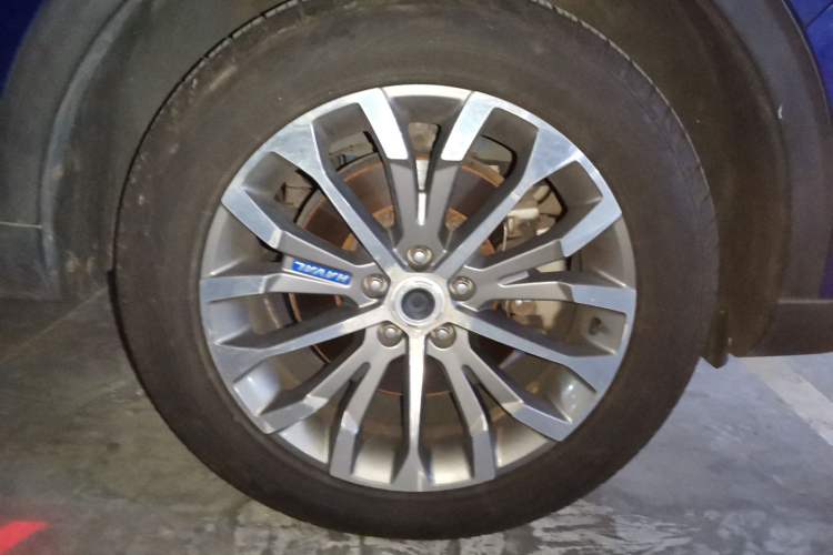 Used Haval H6 2017 Blue Label 2.0T Automatic Two-Wheel Drive Leading Model Right Front Wheel Hub