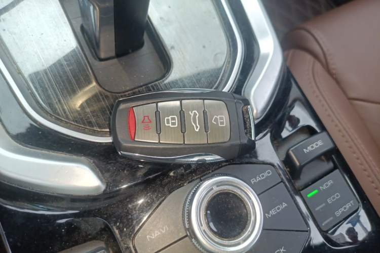 Used Haval H6 2017 Red Label 2.0T Automatic Two-Wheel Drive ZhiShang Model Vehicle Key