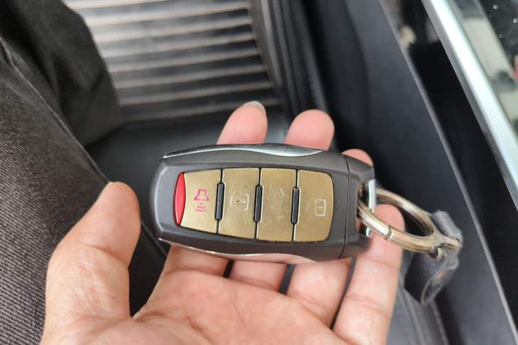 Used Haval H6 2017 Red Label 2.0T Automatic Two-Wheel Drive ZhiShang Model Vehicle Key
