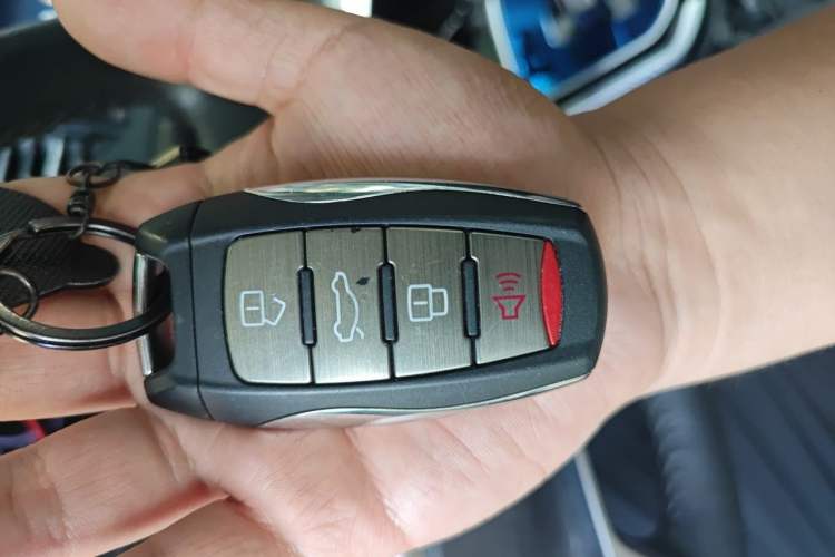 Used Haval H6 2017 Red-Label 1.3T Automatic Two-Wheel Drive ZhiShang Model Vehicle Key