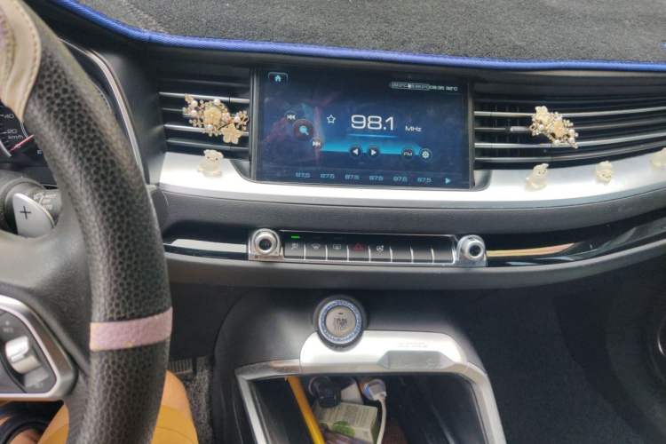 Used Haval H6 2017 Blue Label 1.3T Automatic Two-Wheel Drive ZhiShang Model Audio And AC Panel