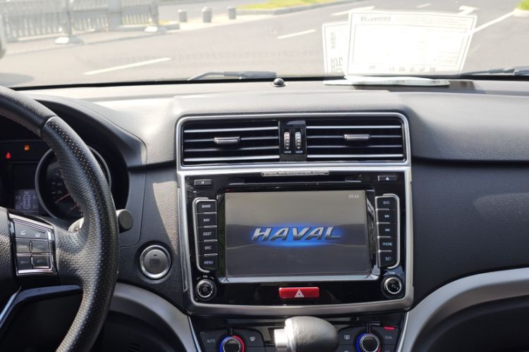 Used Haval H6 2017 Red-Label Sport Edition 1.5T Automatic Two-Wheel Drive Luxury Model Audio And AC Panel