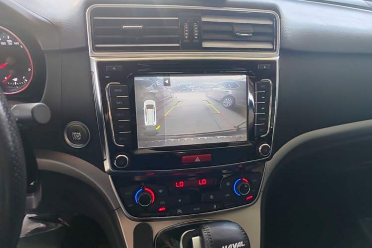 Used Haval H6 2017 Red-Label Sport Edition 1.5T Automatic Two-Wheel Drive Luxury Model Audio And AC Panel