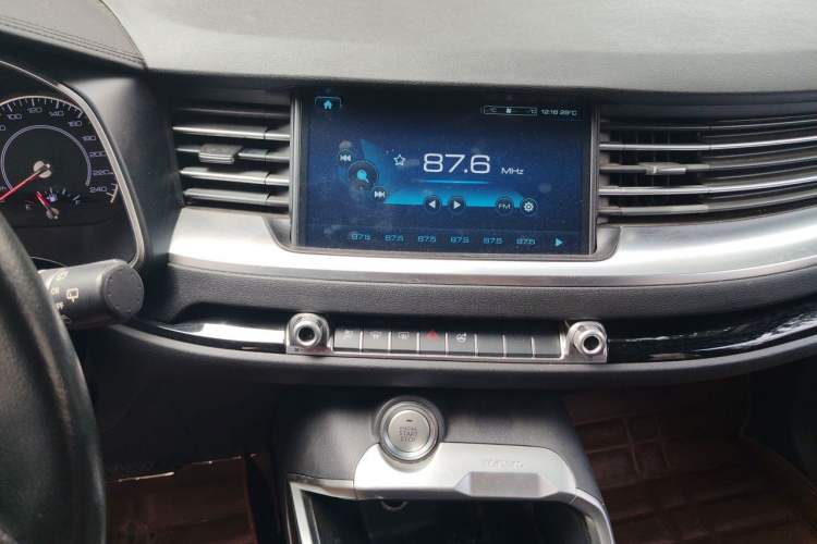 Used Haval H6 2017 Blue Label 2.0T Automatic Two-Wheel Drive Smart Edition Audio And AC Panel