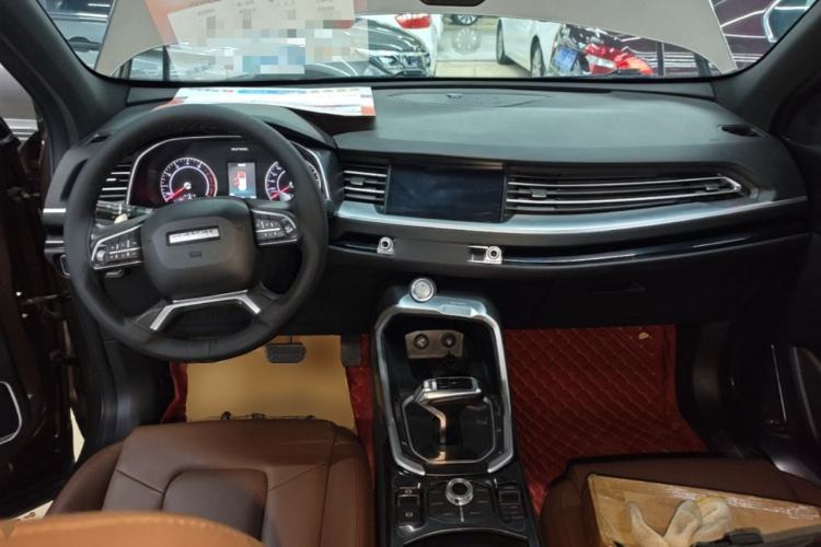 Used Haval H6 2017 Red Label 2.0T Automatic Two-Wheel Drive ZhiShang Model Center Console
