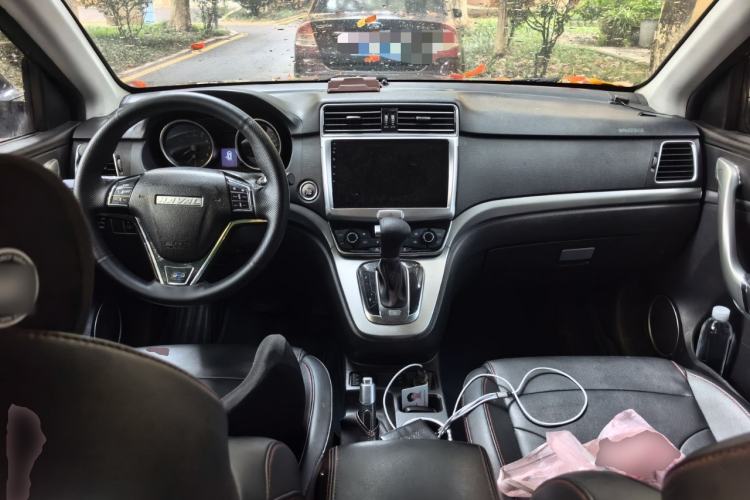 Used Haval H6 2017 Blue Label Sport Edition 1.5T Automatic Two-Wheel Drive Luxury Model Center Console