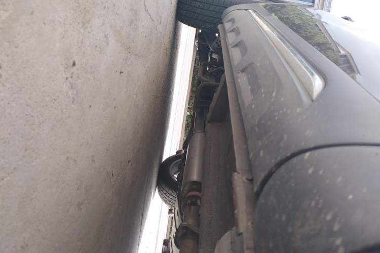 Used Haval H6 2017 Blue Label 1.5T Automatic Two-Wheel Drive ZhiShang Model Chassis Front Right