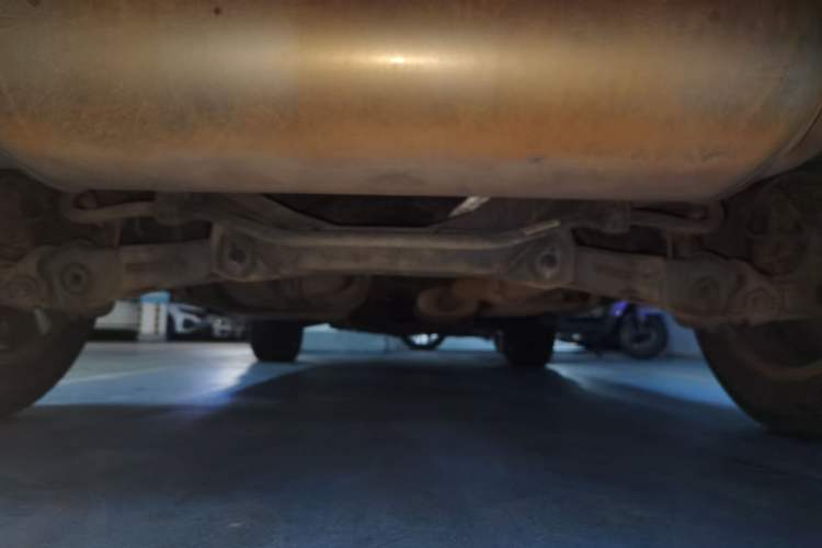 Used Haval H6 2017 Red Label 2.0T Automatic Two-Wheel Drive ZhiShang Model Chassis Rear