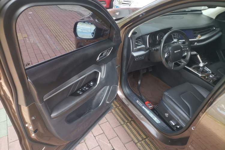 Used Haval H6 2017 Blue Label 2.0T Automatic Two-Wheel Drive Smart Edition Driver Seat