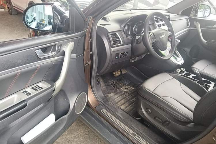 Used Haval H6 2017 Red-Label Sport Edition 1.5T Automatic Two-Wheel Drive Luxury Model Driver Seat