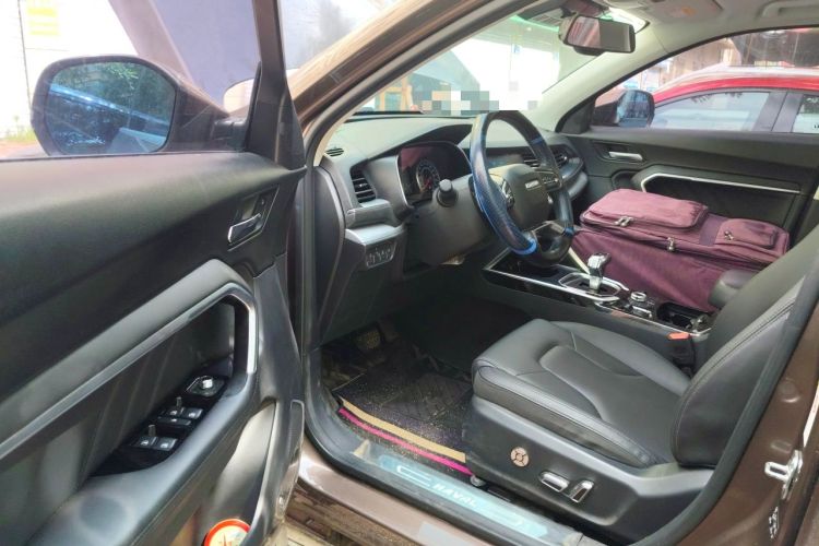 Used Haval H6 2017 Red Label 2.0T Automatic Two-Wheel Drive ZhiShang Model Driver Seat