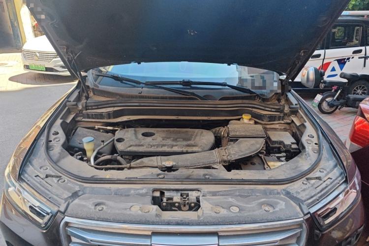 Used Haval H6 2017 Red Label 2.0T Automatic Two-Wheel Drive ZhiShang Model Engine Bay