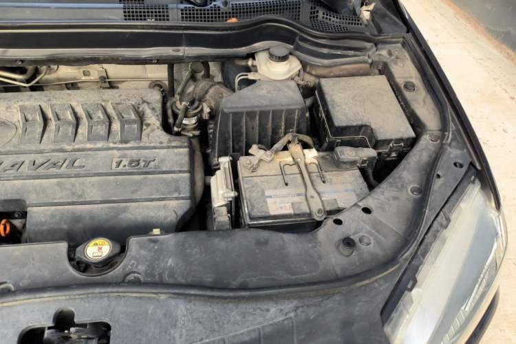 Used Haval H6 2017 Red-Label Sport Edition 1.5T Automatic Two-Wheel Drive Luxury Model Engine Bay Left