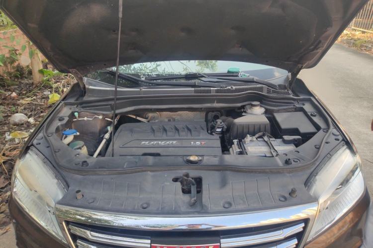 Used Haval H6 2017 Red-Label Sport Edition 1.5T Automatic Two-Wheel Drive Luxury Model Engine Bay