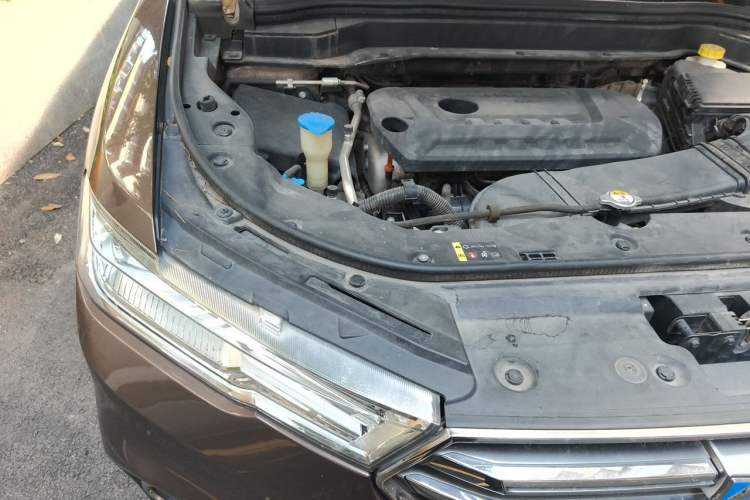 Used Haval H6 2017 Blue Label 2.0T Automatic Two-Wheel Drive Smart Edition Engine Bay Right