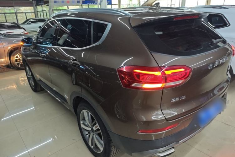 Used Haval H6 2017 Red Label 2.0T Automatic Two-Wheel Drive ZhiShang Model Exterior 2