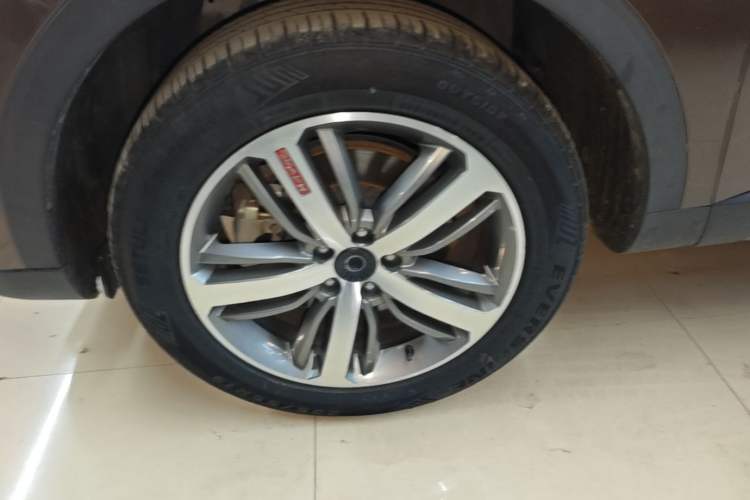 Used Haval H6 2017 Red Label 2.0T Automatic Two-Wheel Drive ZhiShang Model Exterior 4