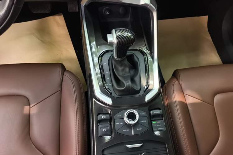 Used Haval H6 2017 Blue Label 1.5T Automatic Two-Wheel Drive ZhiShang Model Gear Lever