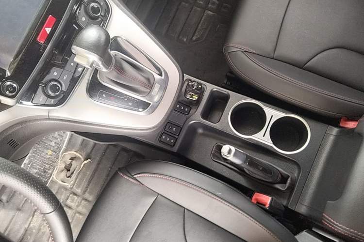 Used Haval H6 2017 Red-Label Sport Edition 1.5T Automatic Two-Wheel Drive Luxury Model Gear Lever