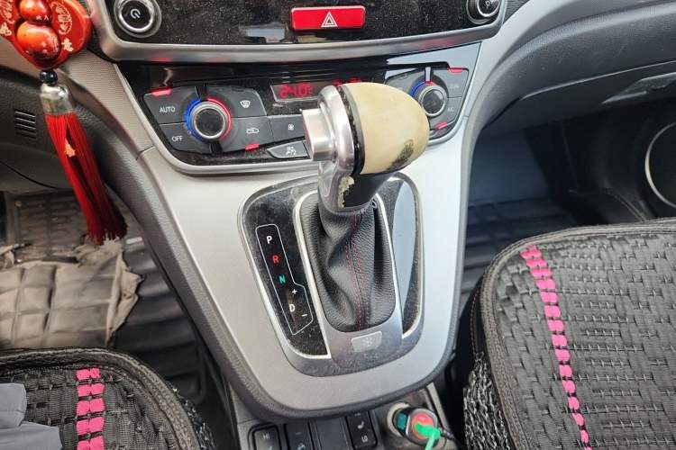Used Haval H6 2017 Red-Label Sport Edition 1.5T Automatic Two-Wheel Drive Luxury Model Gear Lever