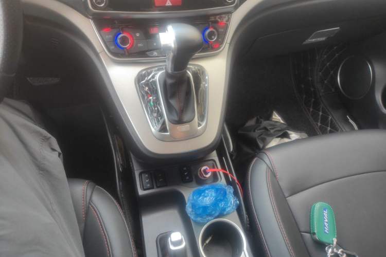 Used Haval H6 2017 Red-Label Sport Edition 1.5T Automatic Two-Wheel Drive Luxury Model Gear Lever