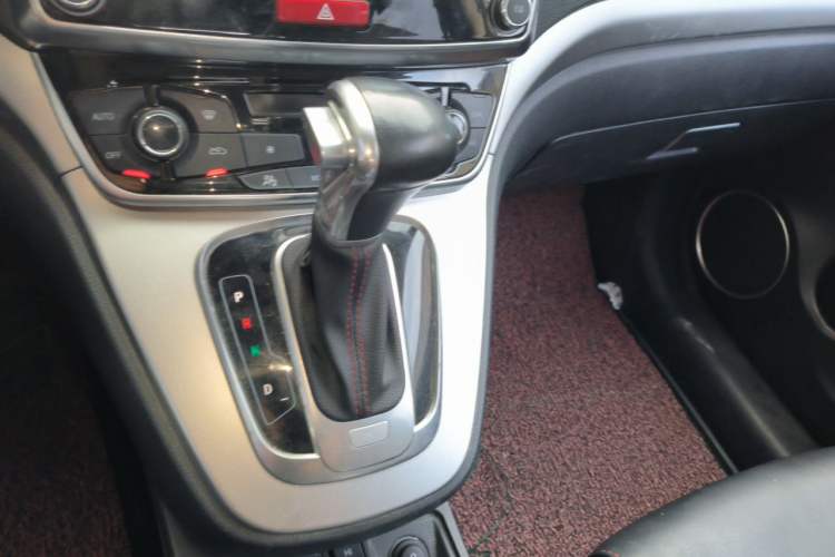 Used Haval H6 2017 Red-Label Sport Edition 1.5T Automatic Two-Wheel Drive Luxury Model Gear Lever