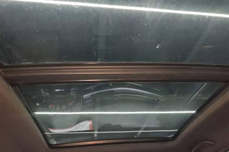 Used Haval H6 2017 Red Label 2.0T Automatic Two-Wheel Drive ZhiShang Model Headliner