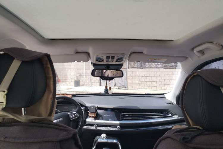 Used Haval H6 2017 Blue Label 1.5T Automatic Two-Wheel Drive ZhiShang Model Headliner