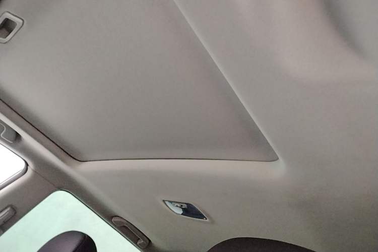 Used Haval H6 2017 Red-Label Sport Edition 1.5T Automatic Two-Wheel Drive Luxury Model Headliner