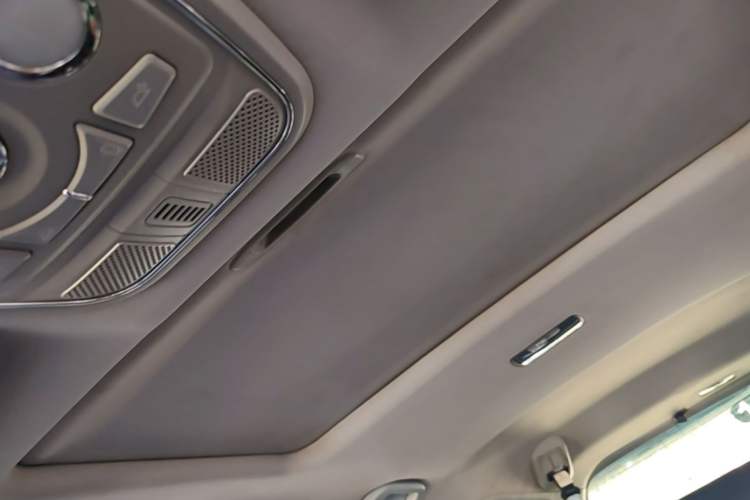 Used Haval H6 2017 Red-Label Sport Edition 1.5T Automatic Two-Wheel Drive Luxury Model Headliner