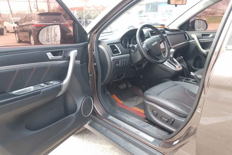 Used Haval H6 2017 Red-Label Sport Edition 1.5T Automatic Two-Wheel Drive Luxury Model Interior 3