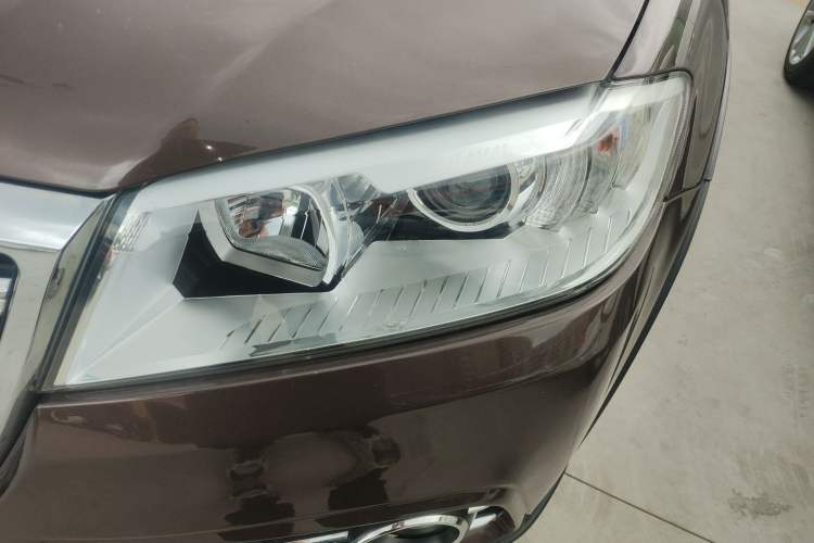 Used Haval H6 2017 Red-Label Sport Edition 1.5T Automatic Two-Wheel Drive Luxury Model Left Front Headlight