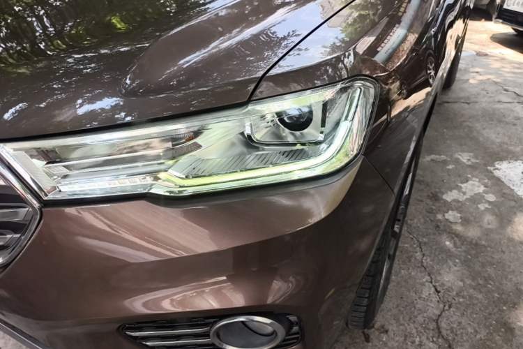 Used Haval H6 2017 Blue Label 1.5T Automatic Two-Wheel Drive ZhiShang Model Left Front Headlight