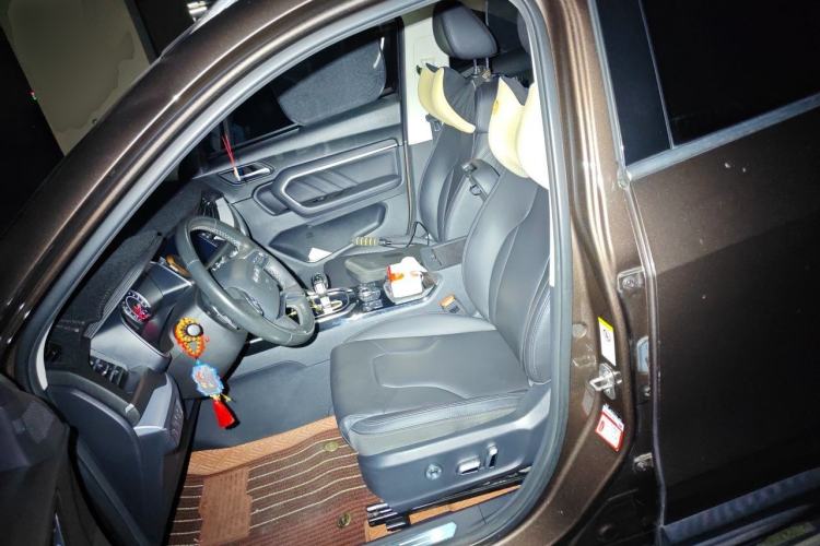 Used Haval H6 2017 Red Label 2.0T Automatic Two-Wheel Drive ZhiShang Model Left Front Seat