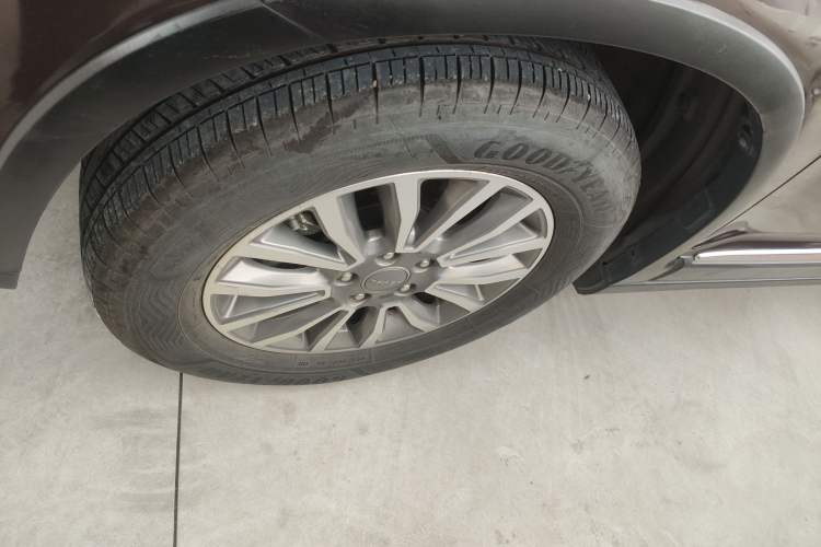 Used Haval H6 2017 Red-Label Sport Edition 1.5T Automatic Two-Wheel Drive Luxury Model Left Front Wheel Hub