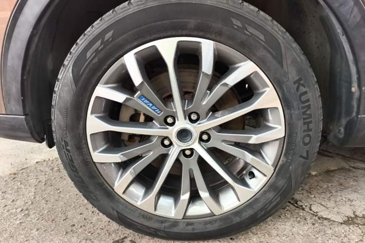 Used Haval H6 2017 Blue Label 1.5T Automatic Two-Wheel Drive ZhiShang Model Left Front Wheel Hub