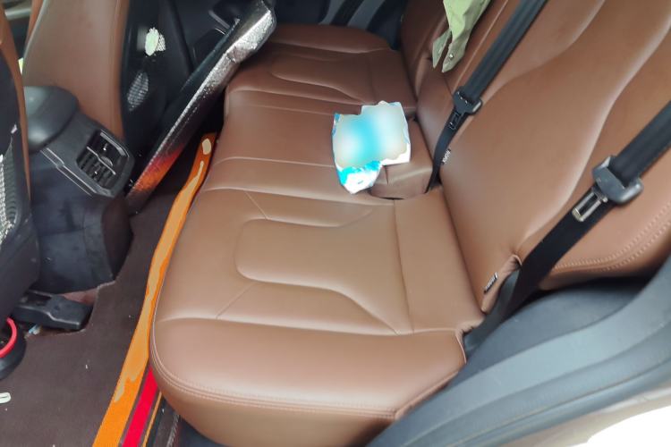 Used Haval H6 2017 Red Label 2.0T Automatic Two-Wheel Drive ZhiShang Model Left Rear Seat