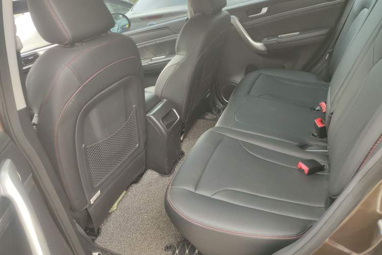 Used Haval H6 2017 Red-Label Sport Edition 1.5T Automatic Two-Wheel Drive Luxury Model Left Rear Seat