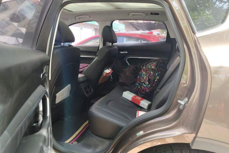 Used Haval H6 2017 Red Label 2.0T Automatic Two-Wheel Drive ZhiShang Model Left Rear Seat